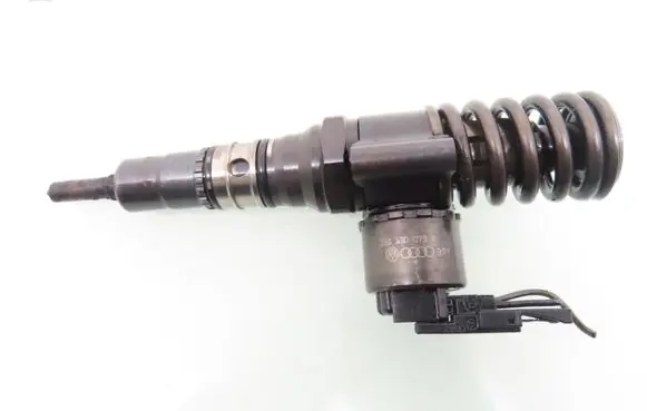 Volkswagen Golf V Fuel injector 0414720403 03G130073B