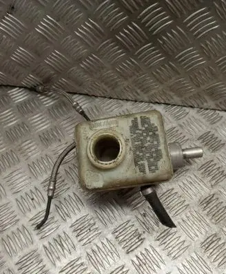 Volkswagen Touran I Master brake cylinder