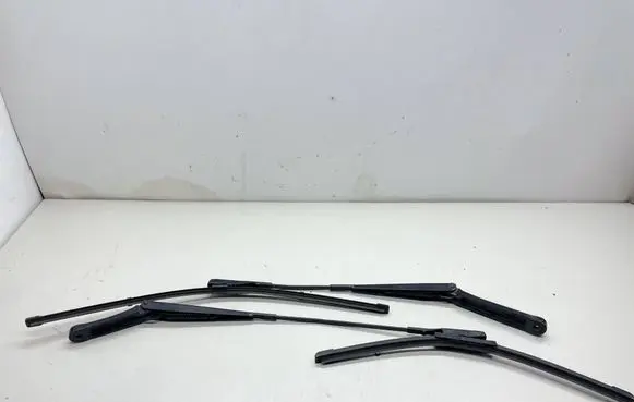 Volkswagen Jetta VI Windshield/front glass wiper blade 5C7955410