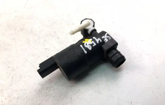 Peugeot 2008 I Windscreen/windshield washer pump 643475