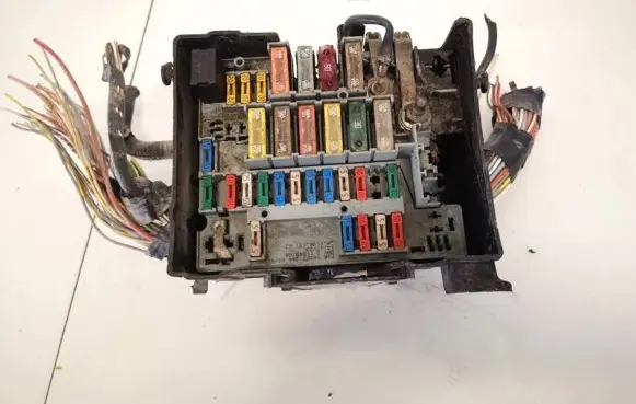 Peugeot 607 Fuse box set 9628024480 9629889580