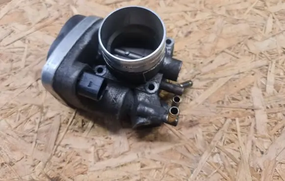 Skoda Octavia Mk2 (1Z) Throttle valve 06A133062AT A2C53093430 05502