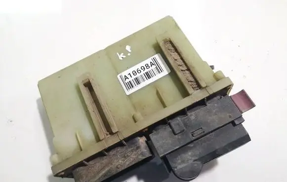 Opel Zafira A Coolant fan relay 9685371