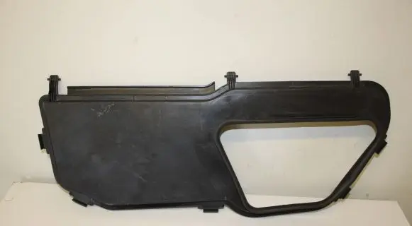 Audi Q7 4M Air filter box cover 4M1815389