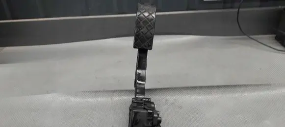 Volkswagen Fox Accelerator throttle pedal 6QE721503D