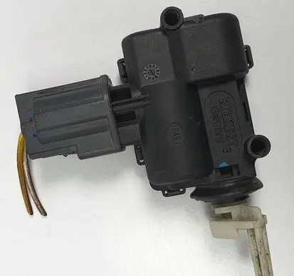 Ford C-MAX I Fuel tank cap lock 
