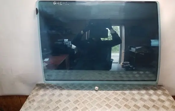 Lancia Zeta Sliding door window/glass 