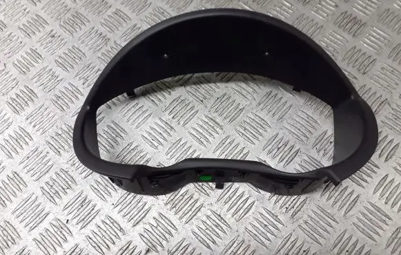Hyundai i20 (PB PBT) Steering wheel column trim 84830-1J000