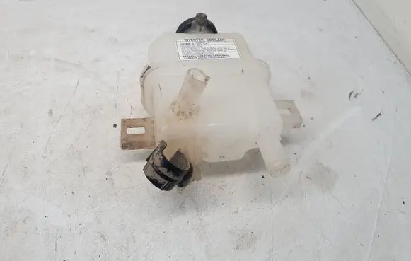 Mitsubishi L200 Coolant expansion tank/reservoir C18