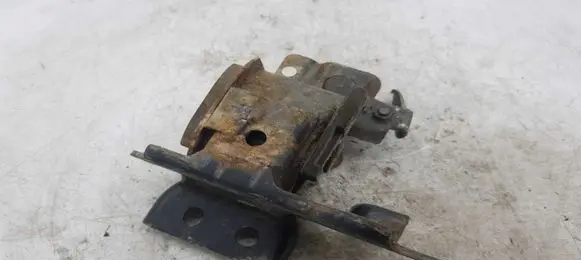 Toyota Corolla E120 E130 Engine mount bracket NOCODE
