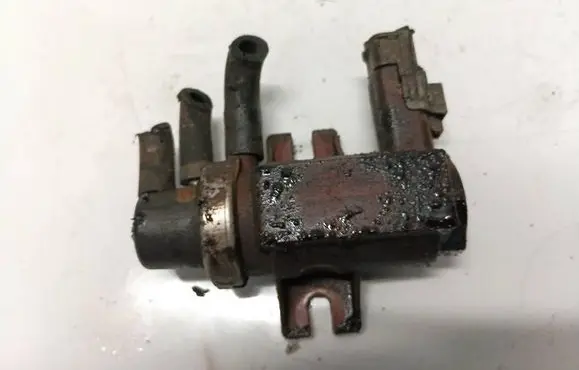 Mazda 3 I Turbo solenoid valve 9652570180