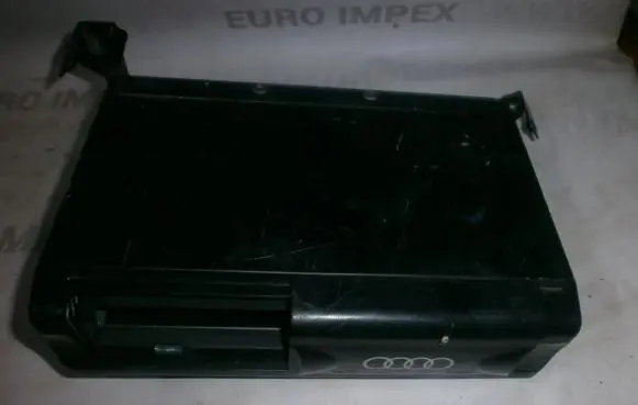 Audi A6 S6 C5 4B CD/DVD changer 