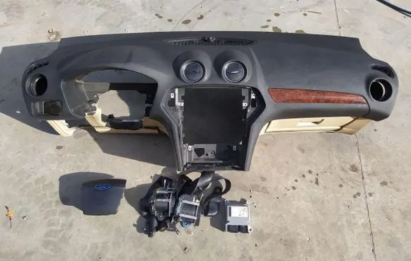 Ford Mondeo MK IV Dashboard 