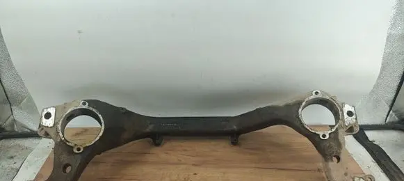 Volkswagen Touareg I Engine mounting bracket 7L0199207A