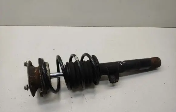 BMW 1 E81 E87 Front shock absorber with coil spring 6782858 31316782858