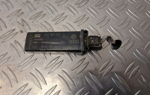 Audi A8 S8 D3 4E Tire pressure sensor 4E0907277