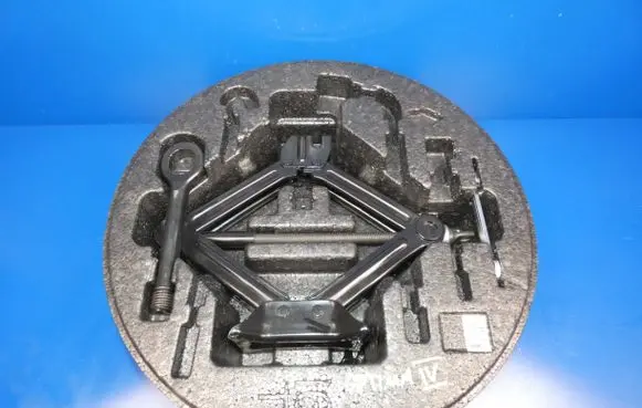 KIA Optima Tool set 