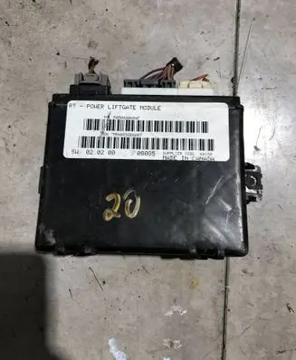 Chrysler Voyager Tailgate/trunk control unit/module P05082068AF