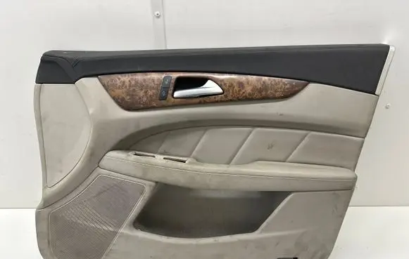 Mercedes-Benz CLS C219 Front door card panel trim