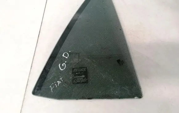 Rear vent window glass