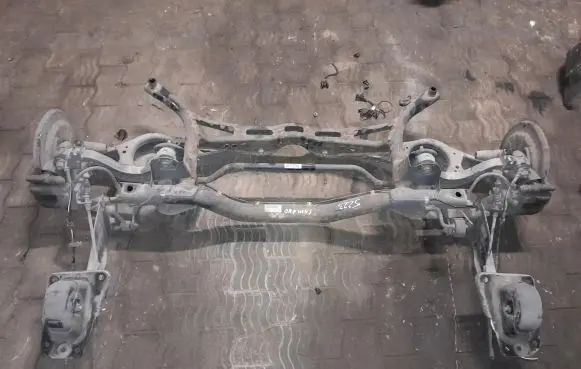 Volkswagen Touran II Rear subframe NOCODE