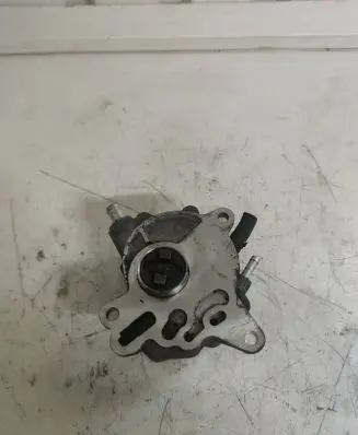 Volkswagen PASSAT B6 Vacuum pump 03G145209