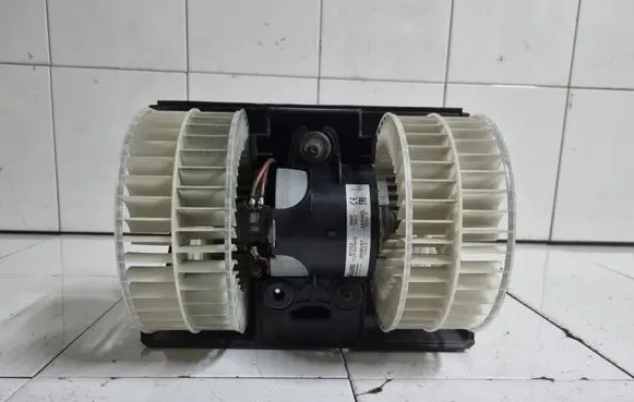 Mercedes-Benz Vito Viano W639 Heater fan/blower 195003 A6398303560KZ 87212