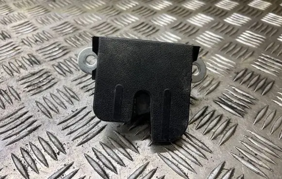 Volkswagen Touran I Tailgate/trunk/boot lock/catch/latch 110946