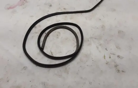 Mercedes-Benz Citan W415 Trunk rubber seal (body) 8200425640