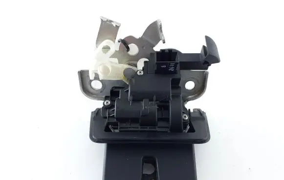 Audi Q3 8U Tailgate/trunk/boot lock/catch/latch 8U0827520