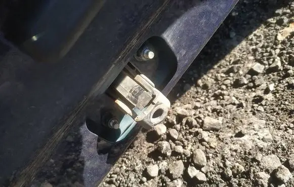 Volvo XC60 Rear door check strap stopper