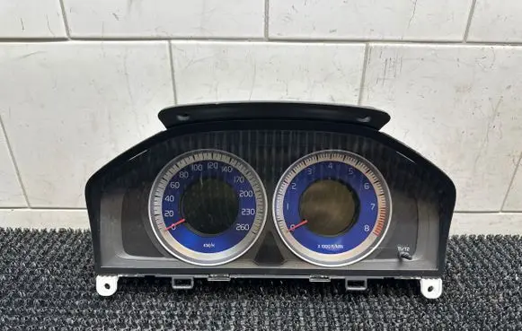 Volvo V60 Speedometer (instrument cluster) 31343494AA 36001887 69799750U
