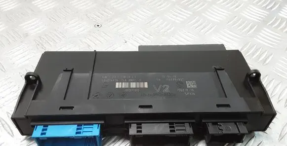 BMW 5 F10 F11 Comfort/convenience module 10681810 504D14F19 JB936111602