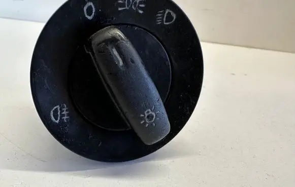 Volkswagen Jetta V Light switch 1K0941431B