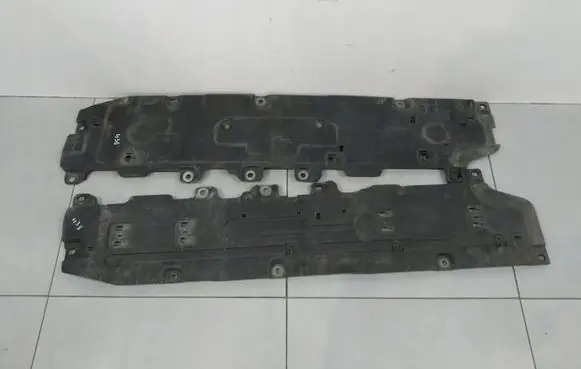 Volvo V60 Engine splash shield/under tray 