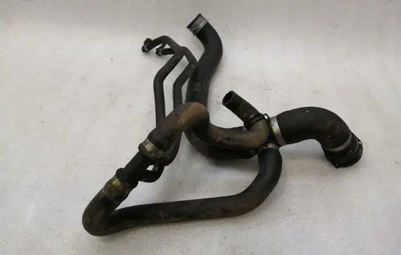 Mercedes-Benz GLE (W166 - C292) Engine coolant pipe/hose A1665000077