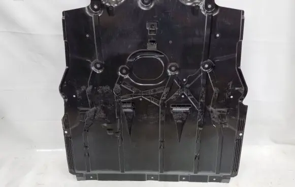 Mercedes-Benz B W247 Engine splash shield/under tray 2475202600