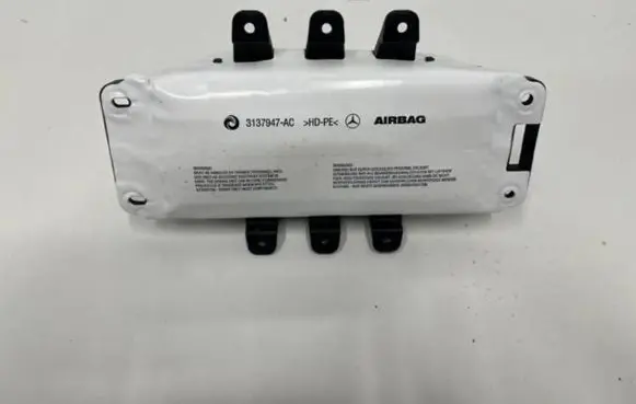 Mercedes-Benz GLC C254 Passenger airbag