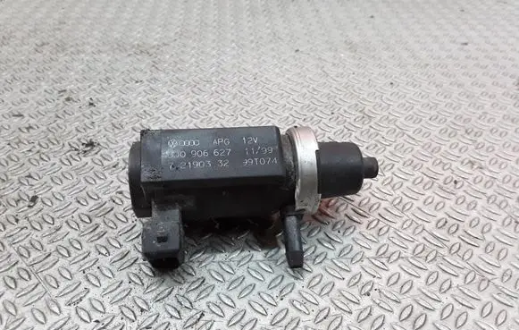 Volkswagen PASSAT B5 Turbo solenoid valve 8D0906627