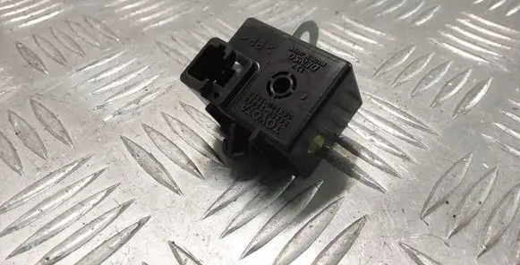 Toyota Corolla Verso E121 Other devices 8665013010 0689003570