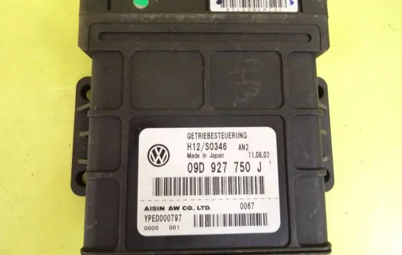 Volkswagen Touareg I Gearbox control unit/module 09D927750J