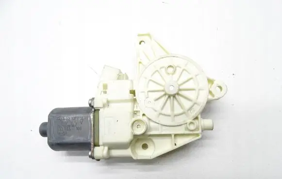 Mercedes-Benz B W246 W242 Front door window regulator motor A2469065100