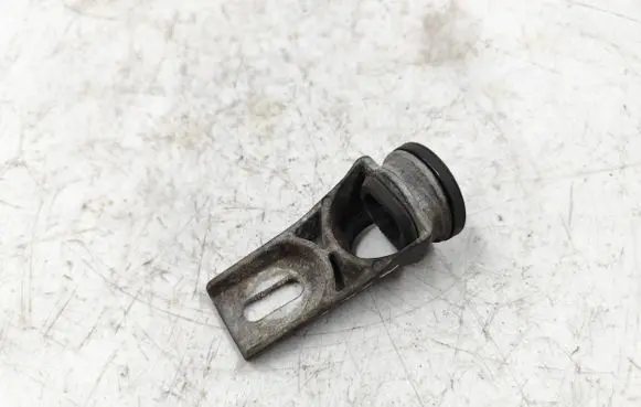 Radiator mount bracket