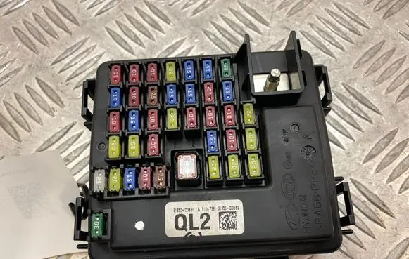 KIA Sportage Fuse module 91950D9BB0