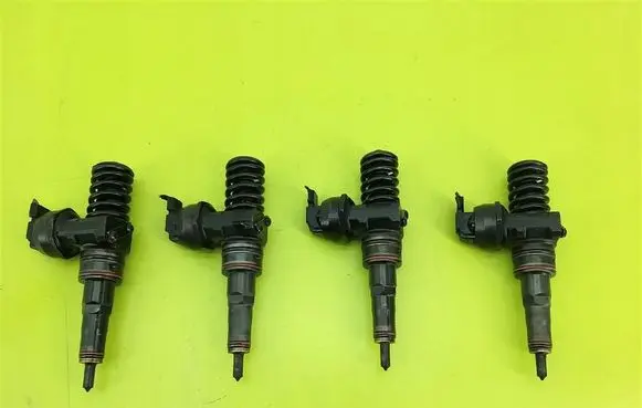 Audi A4 S4 B5 8D Fuel injectors set 045130073T