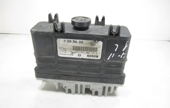 Volkswagen Golf III Engine control unit/module 032906026A 26SA2515 0261200764