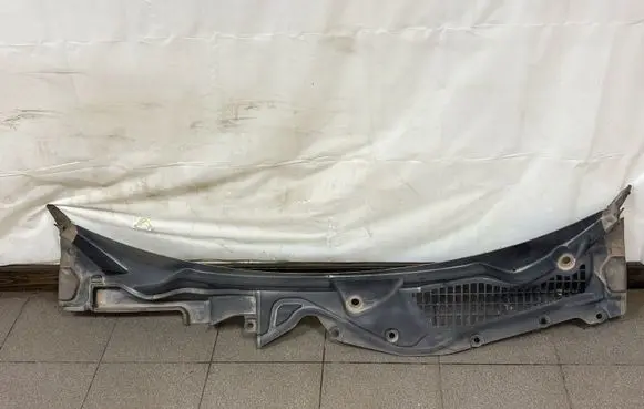 Ford Mustang VI Wiper trim FR3B63018A15
