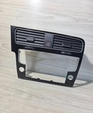 Volkswagen Golf VII Dash center air vent grill 5G1819728