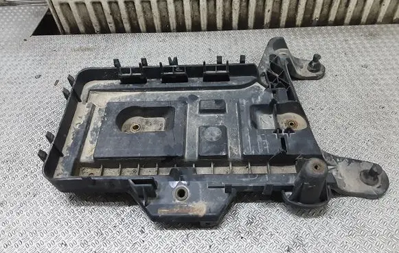 Skoda Octavia Mk2 (1Z) Battery tray 1K0915333C