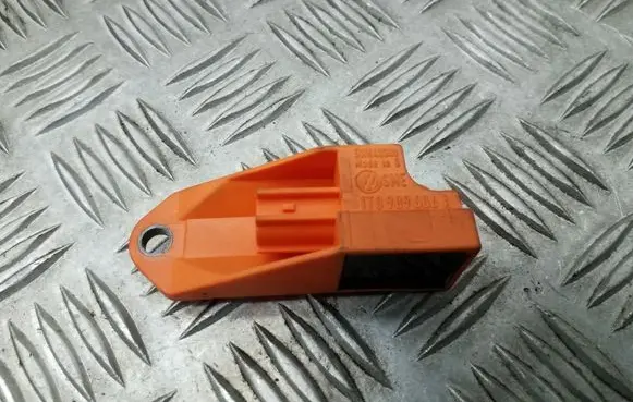 Skoda Fabia Mk2 (5J) Airbag deployment crash/impact sensor 1T0909606A 5WK43340
